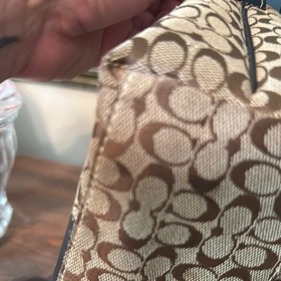 ๐๐ป๐๐คCoach Brown and tan mini Bag with Signature - Picture 11 of 15